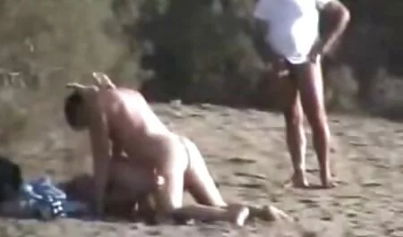 Người nga phim sex game nhật cho cô ấy một thức uống và khiến cô điên với một chai của rượu Cổng.
