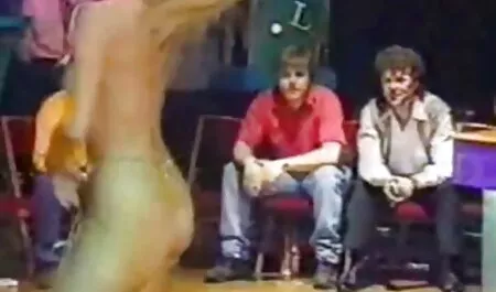 Grey, ông ăn một cô gái trước mặt bạn bè của phim sex nhật bản video mình.
