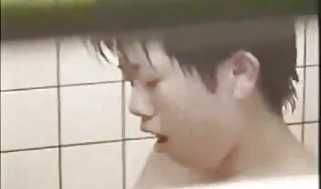 Một gay sex nhật bản người đàn ông trẻ tới với một phụ nữ da đen