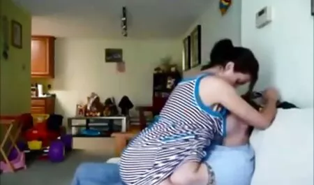 Một người phim sex nhat ban ozawa đàn ông bên ngoài phòng khi béo phì gái mại dâm phàn nàn về việc trong âm đạo.