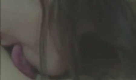 Các cặp vợ chồng phim sex nhat ban bo chong hiep con dau mất tại nhà khiêu dâm vào máy ảnh.