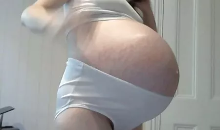 Các phim sex bố chồng con dâu nhật bản cô gái sẽ được bằng một màu xám, ông già trong vườn.