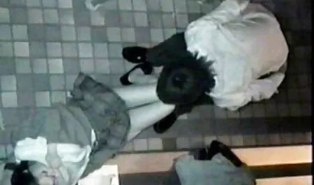 Cô gái học làm thế nào để hút cocks cho một người đàn ông sex nhat ban tu suong trưởng thành