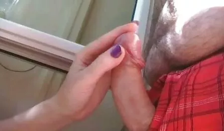 Một da đen chiên chặt chẽ sex dong tinh nam nhat ban của một cô gái da trắng