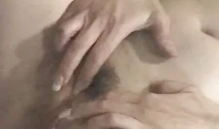 Một người đàn ông chiên một cô gái trong âm đạo và sex nhật full hd tình với ngón tay của mình ở một nơi.