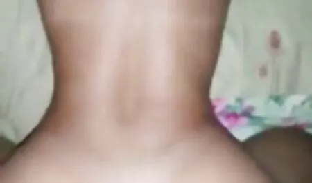 Tập thể hình buộc các đồ chơi với nhau trên chiếc sex nhật full hd ghế dài.