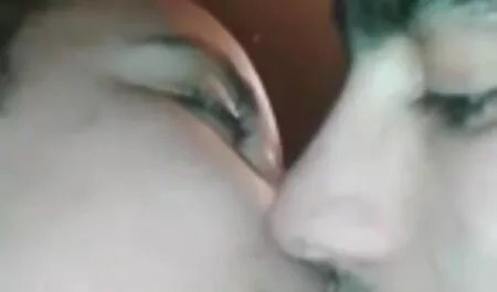 Quân đội trở về nhà và thổi sex nhat xinh vào lỗ của người mình yêu.