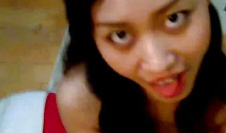 Đen trong âm đạo và sex nhật bay vào nó