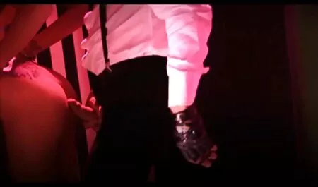 Cha đã ném tất cả con gái trong phim sex nguoi va thu nhat ban phòng tắm.