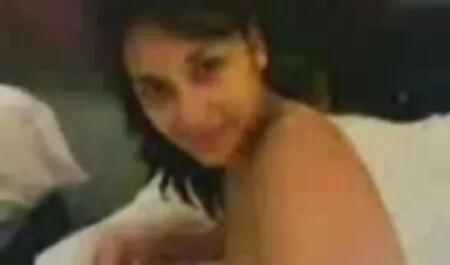 Một niềm đam mê cho một cô gái tóc phim sex nhật bản gái trẻ vàng Chiên một chai cay gái với một chai