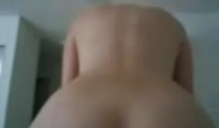 Băng đảng ăn một phụ nữ tóc vàng trong rừng với người đàn ông. hoc sinh nhat ban sex