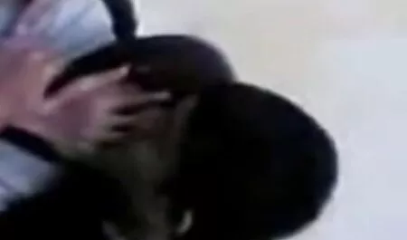 Trong khi cha mẹ không có ở nhà, đẹp vuốt phim sex nhat ban vung trom ve trên bàn bếp